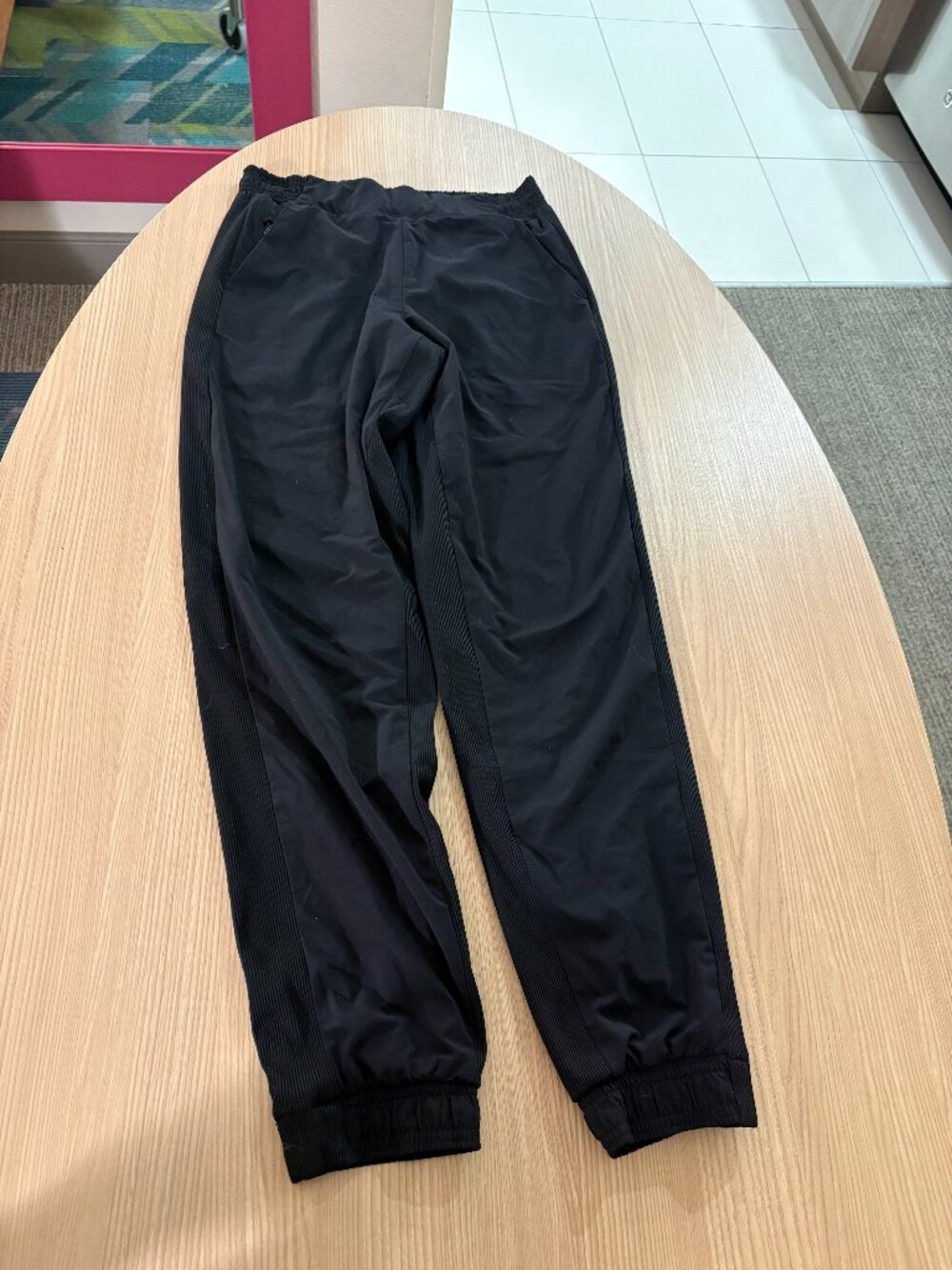 Athleta Brooklyn Lined Jogger Pants 0 Solid Black Elastic Waist Pockets Neutral